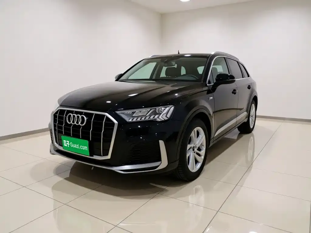 Audi Q7 — фото 1