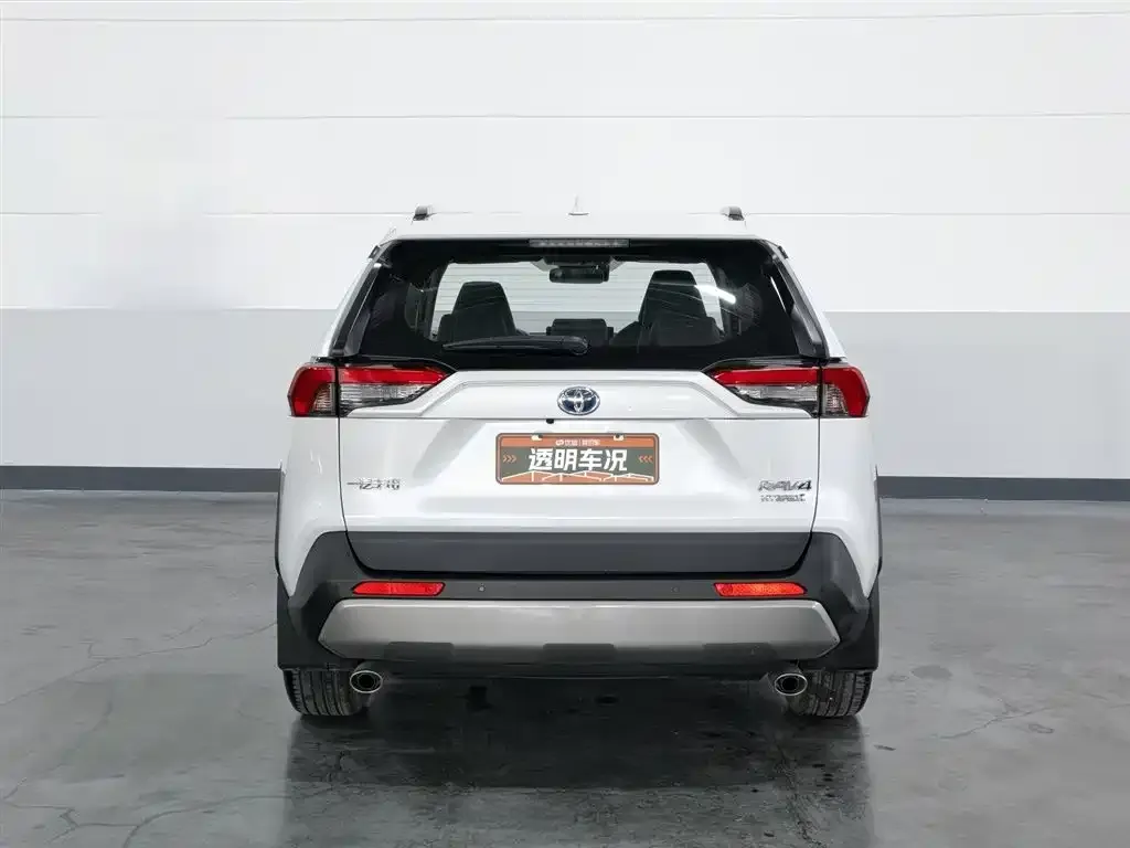 Toyota RAV4 — фото 3