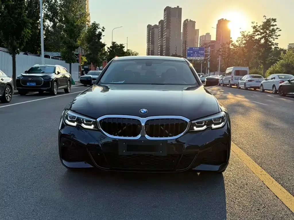 BMW 3 Series — фото 1