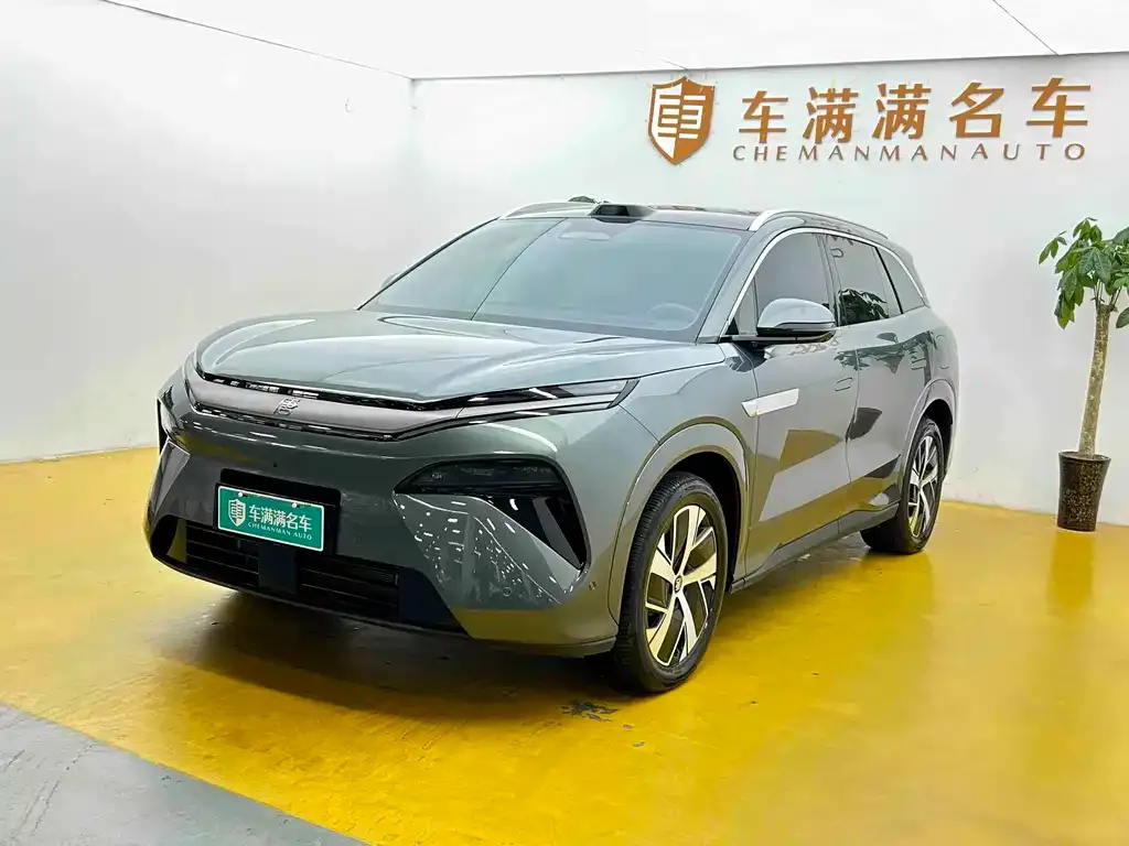 BYD Tang L — фото 1