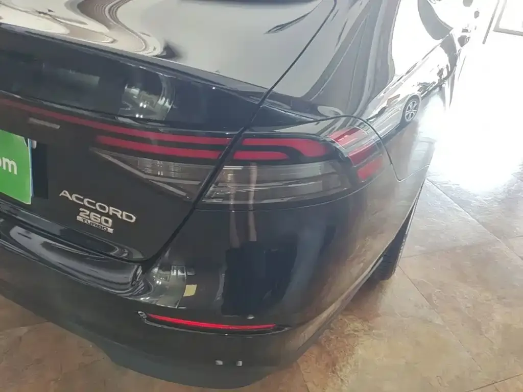 Honda Accord — фото 9