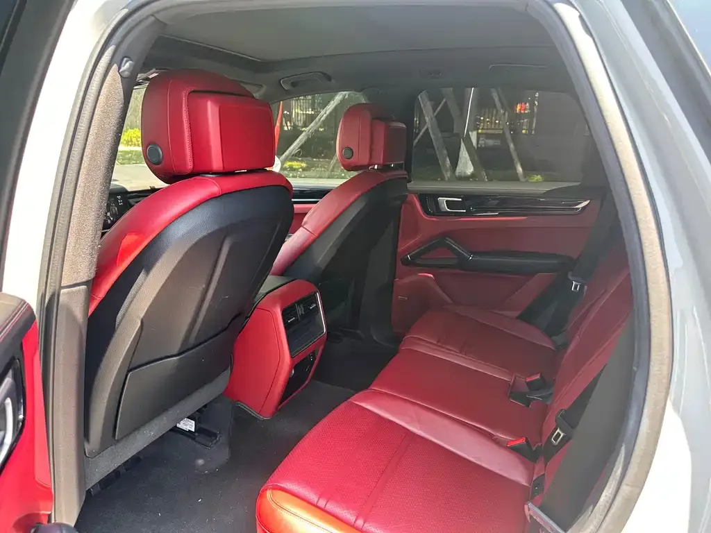 Porsche Cayenne — фото 7