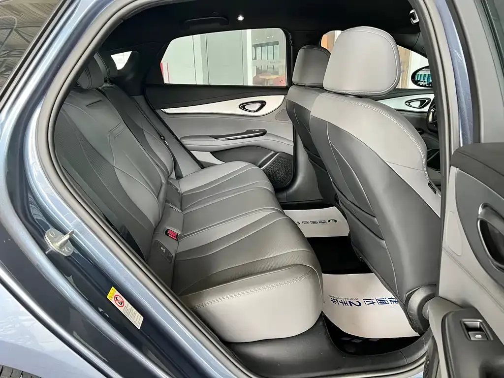 BYD Seal 07 DM-i — фото 2