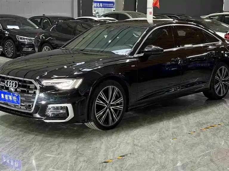 Audi A6L — фото 1
