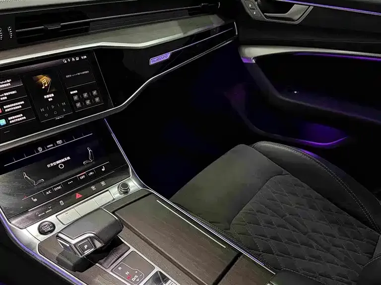 Audi A6L — фото 7