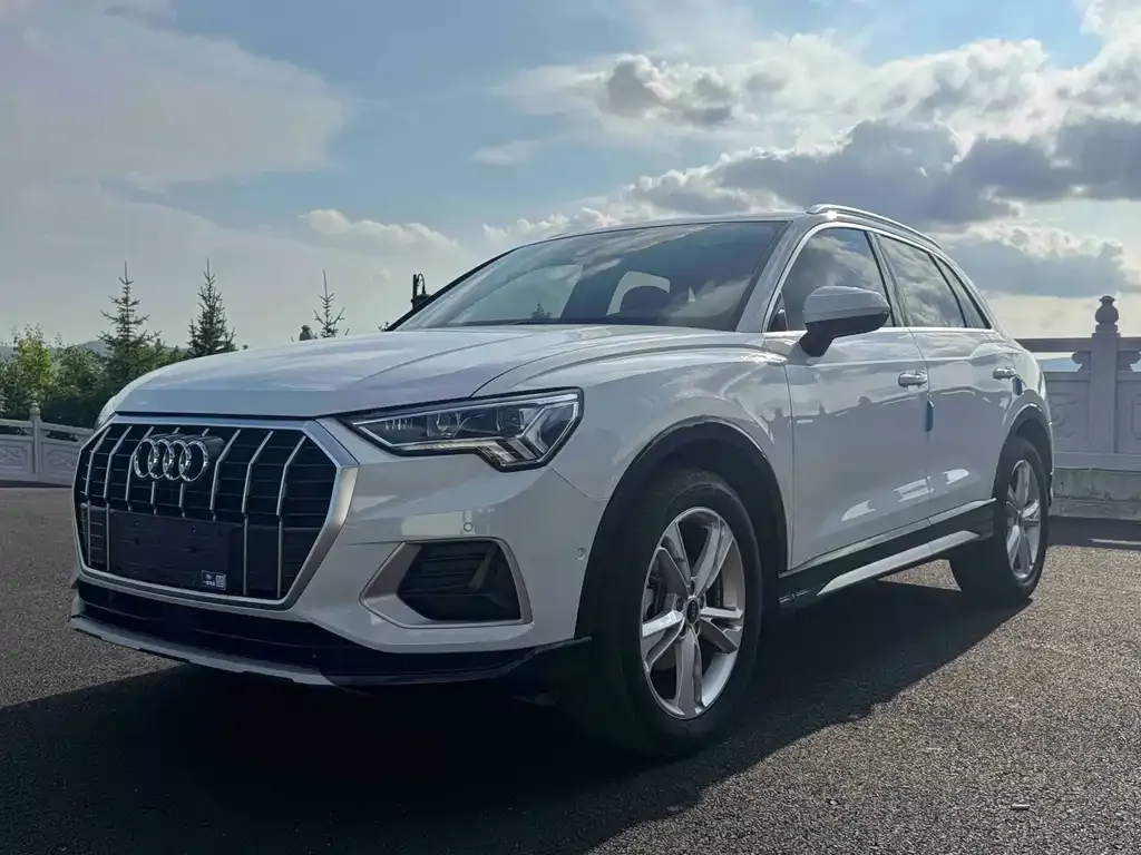 Audi Q3 — фото 1