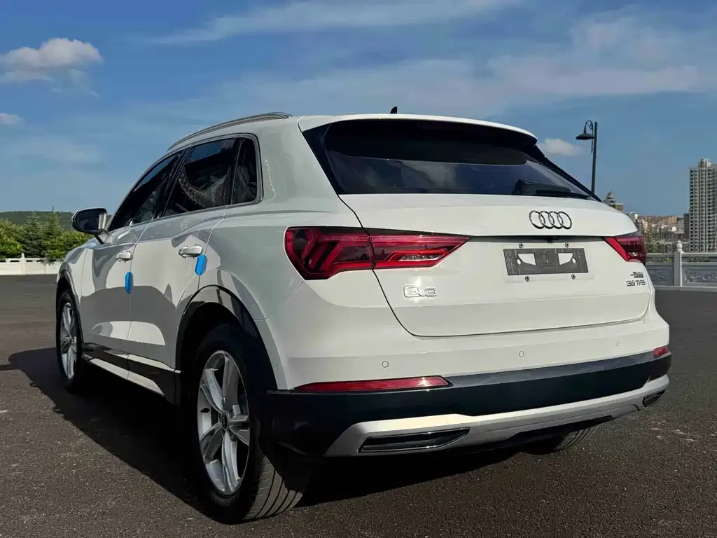Audi Q3 — фото 10