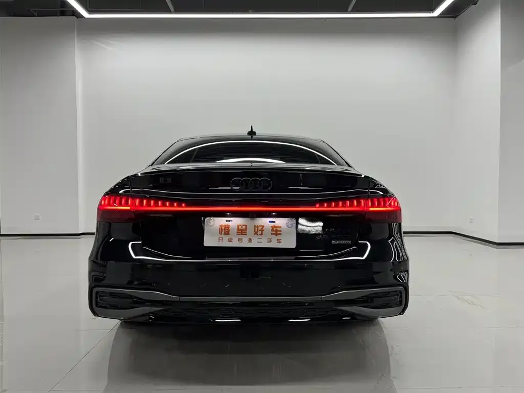 Audi A7L — фото 7