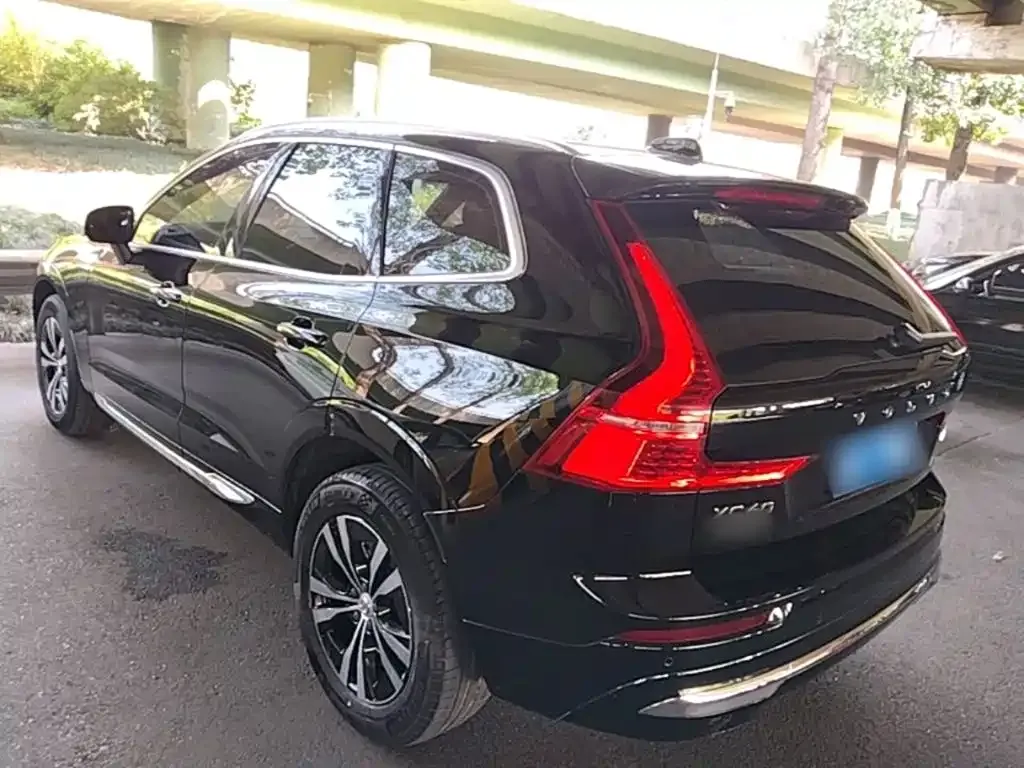 Volvo XC60 — фото 5