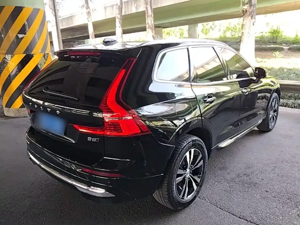 Volvo XC60 — фото 6