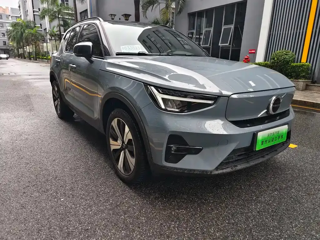 Volvo XC40 NEV — фото 9