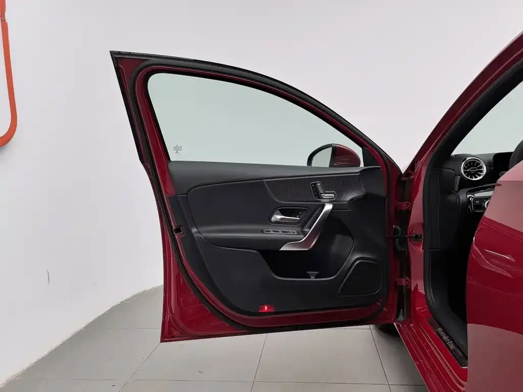 Mercedes-Benz A-Class (Import) — фото 2