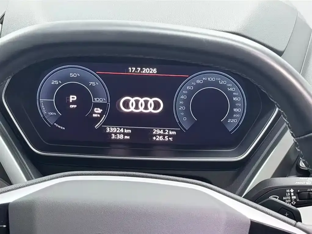 Audi Q4 e-tron — фото 10