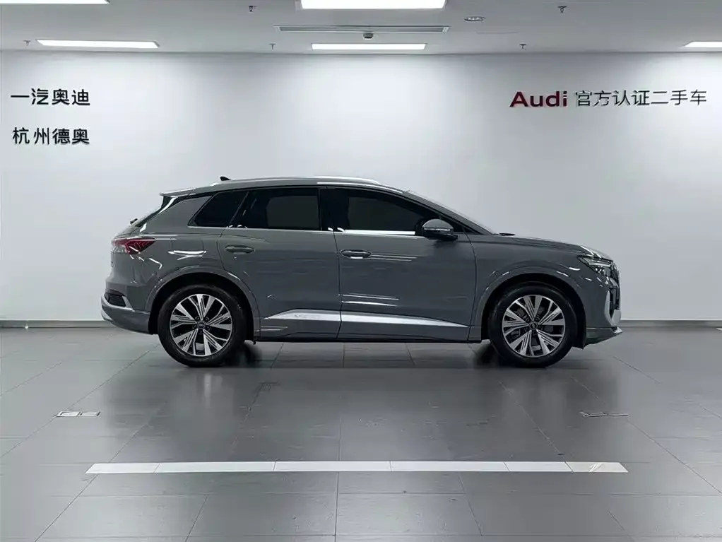 Audi Q4 e-tron — фото 2