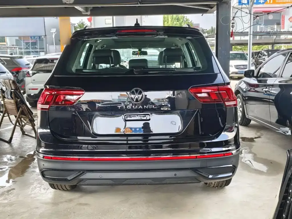Volkswagen Tiguan L — фото 8