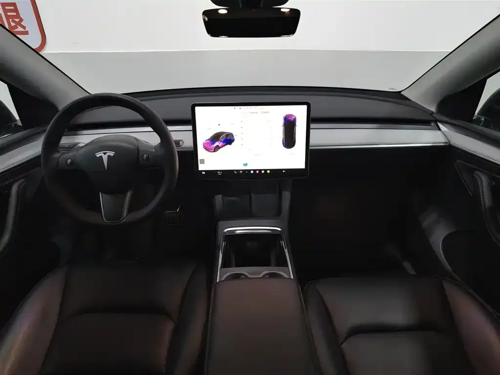 Tesla Model Y — фото 5