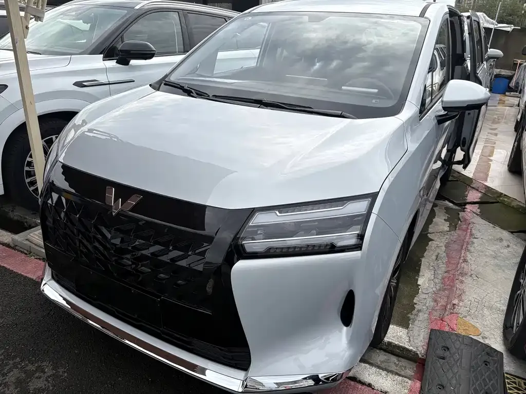 Wuling Starlight 730 New Energy — фото 1