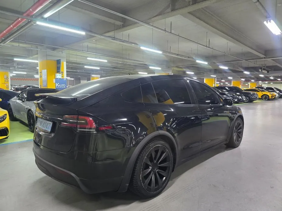 Tesla Model X — фото 7
