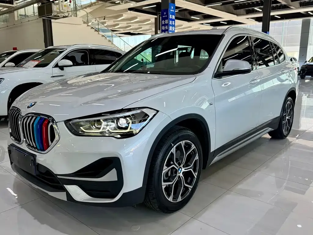 BMW X1 — фото 1