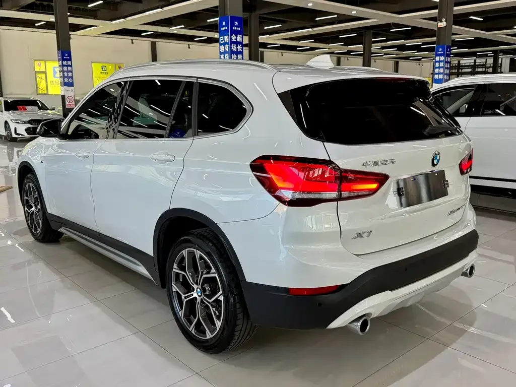 BMW X1 — фото 7