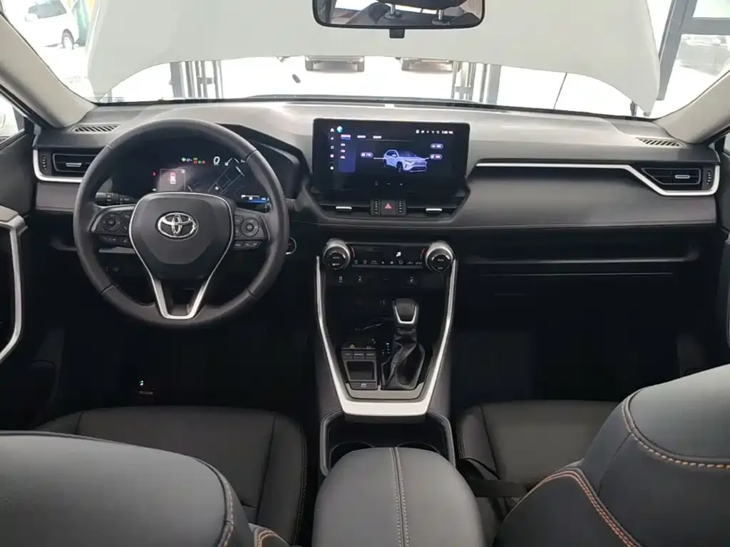 Toyota RAV4 — фото 5
