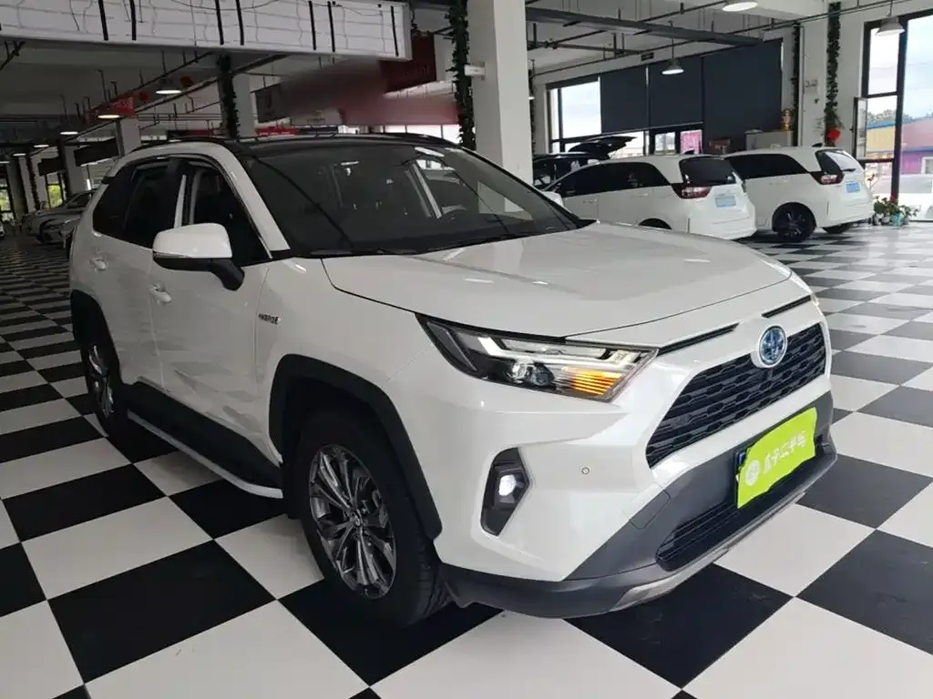 Toyota RAV4 — фото 9