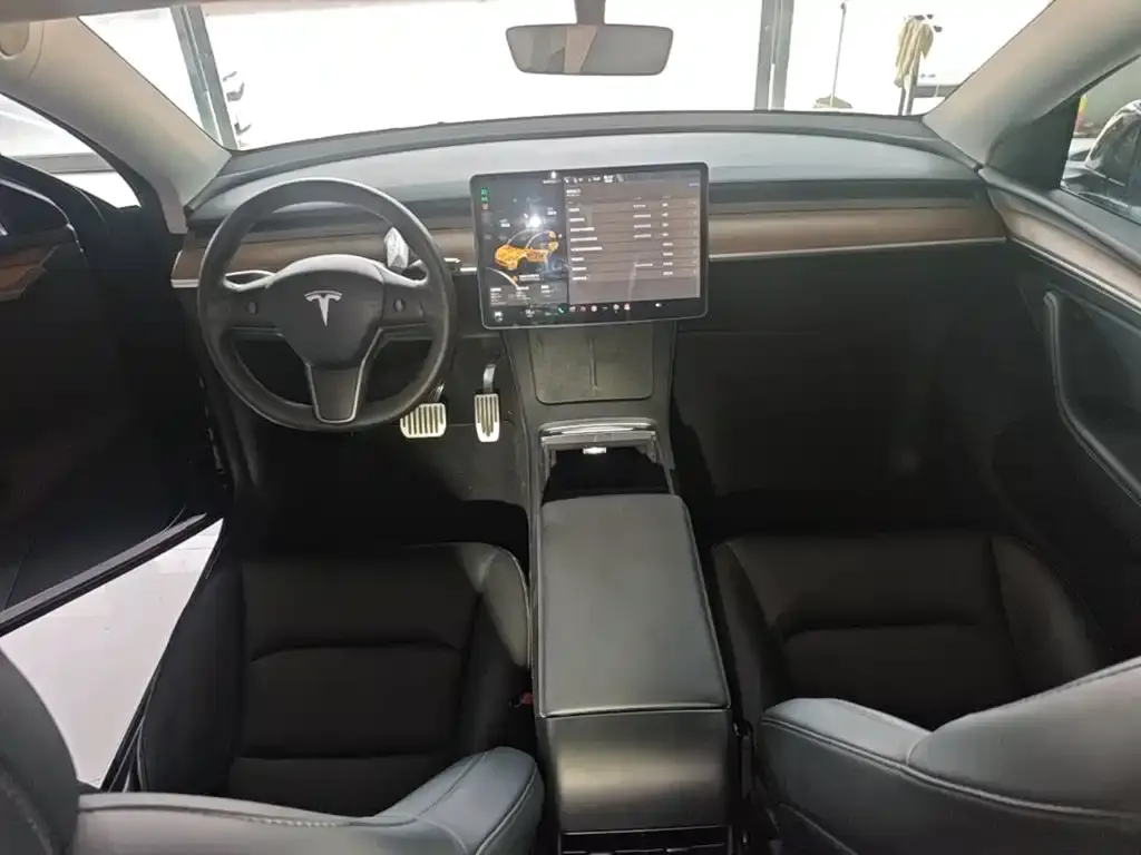 Tesla Model Y — фото 3