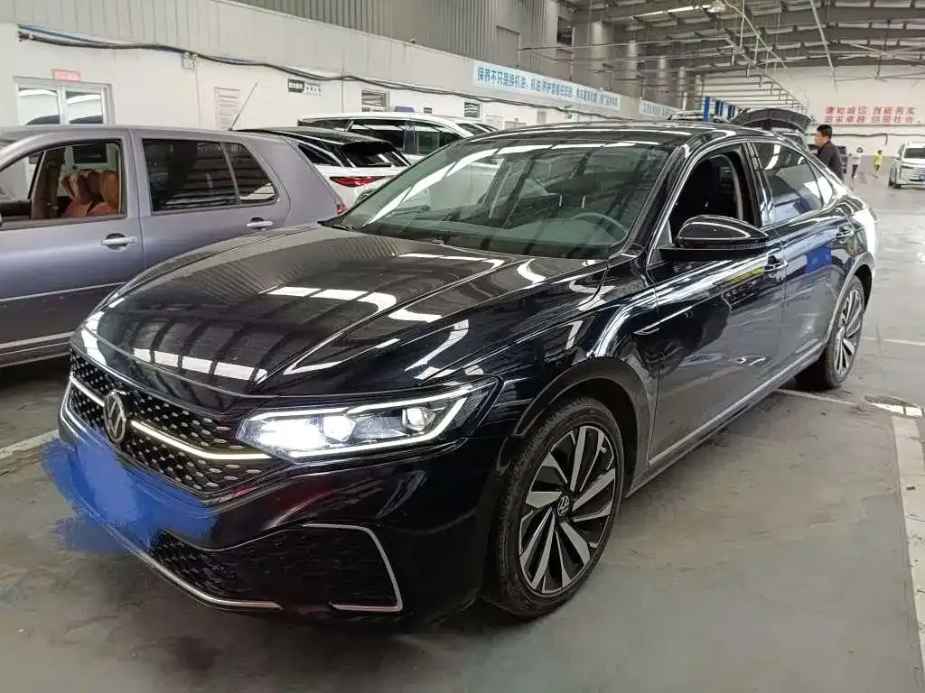 Volkswagen Passat — фото 1