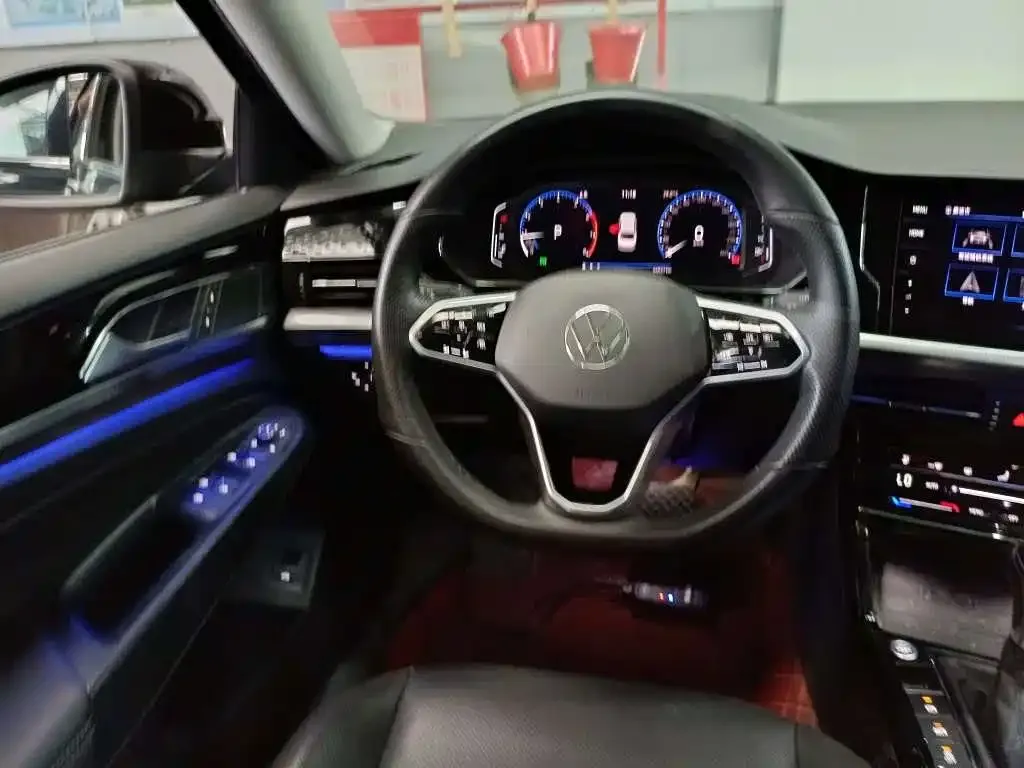 Volkswagen Passat — фото 8