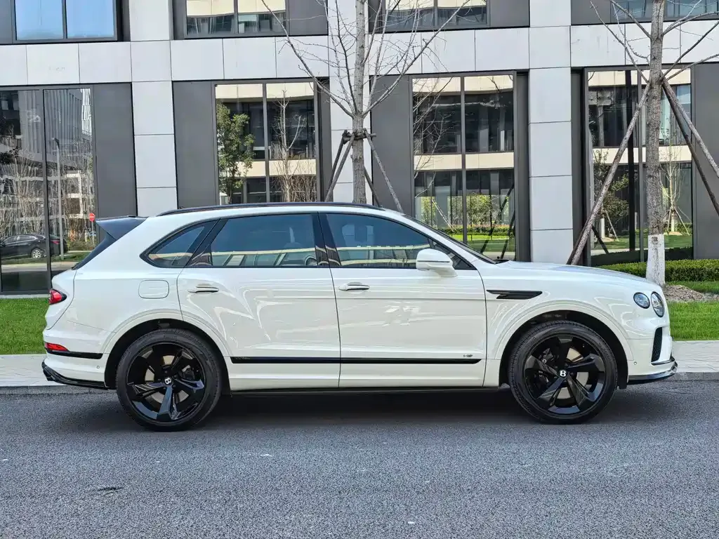 Bentley Bentayga — фото 9