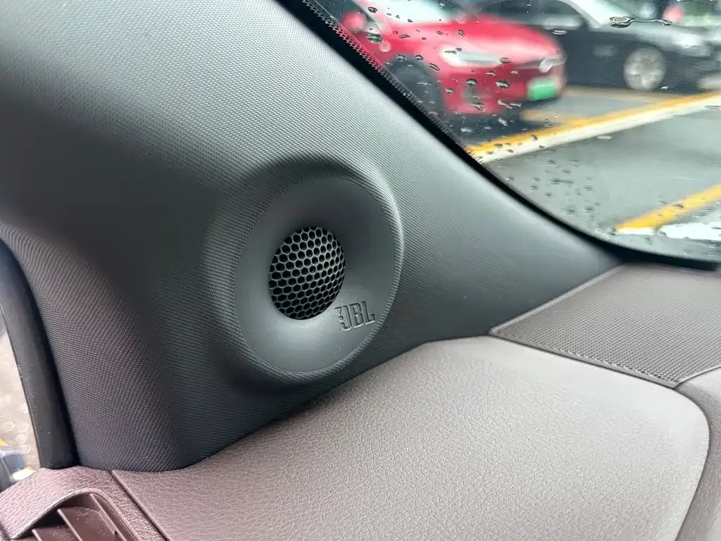 Toyota Sienna — фото 9