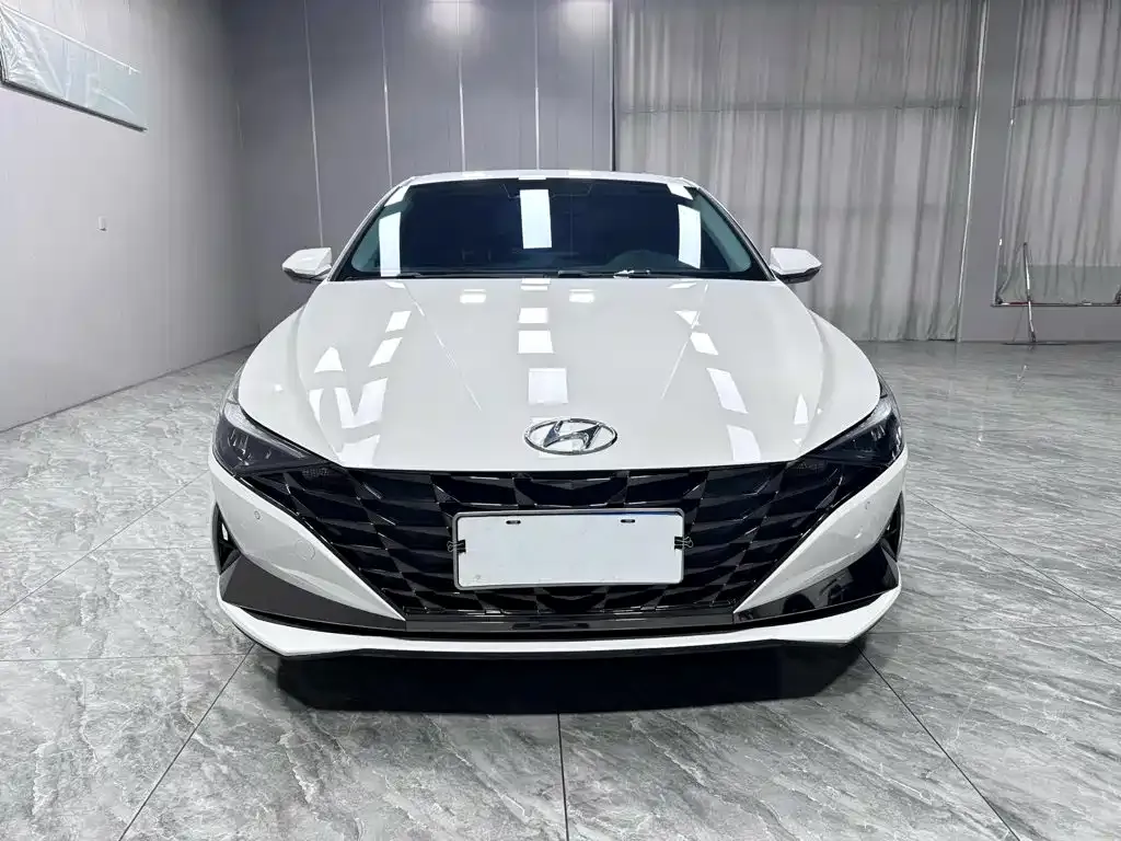 Hyundai Elantra — фото 8