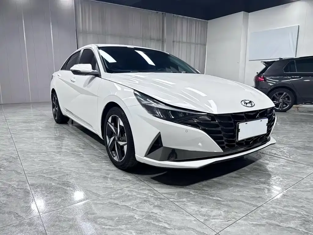 Hyundai Elantra — фото 9