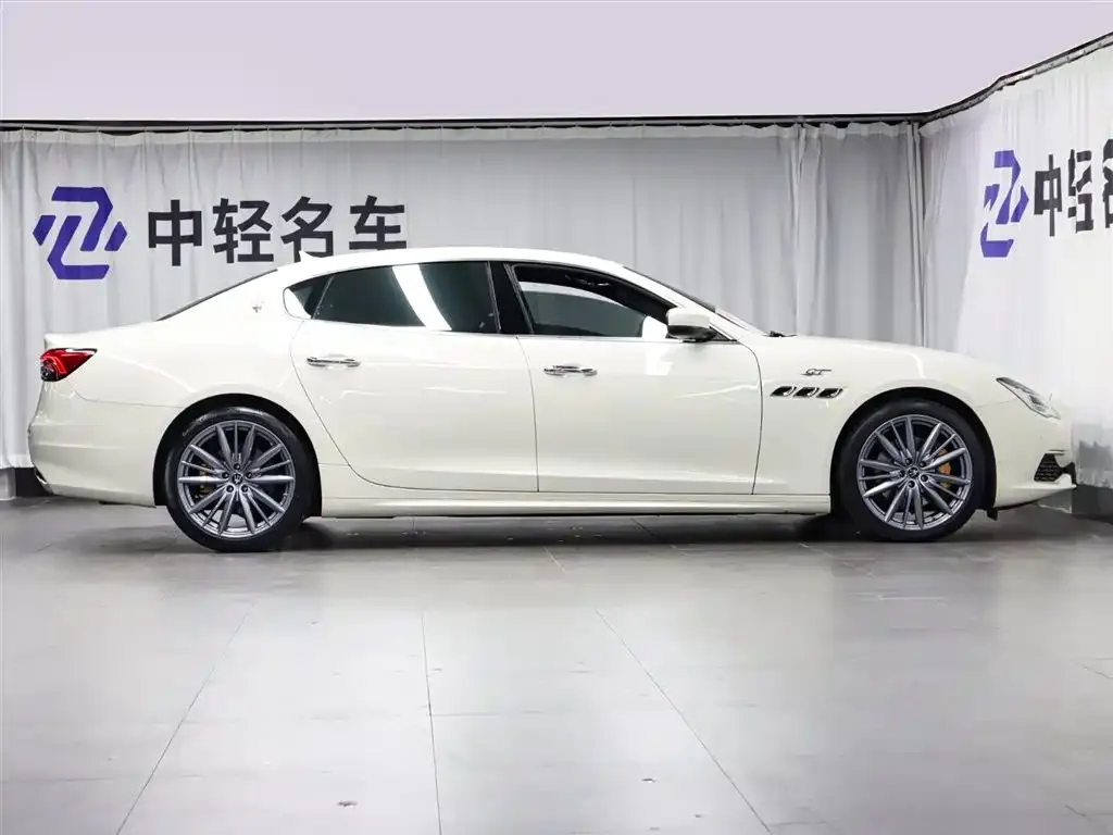 Maserati Quattroporte — фото 9