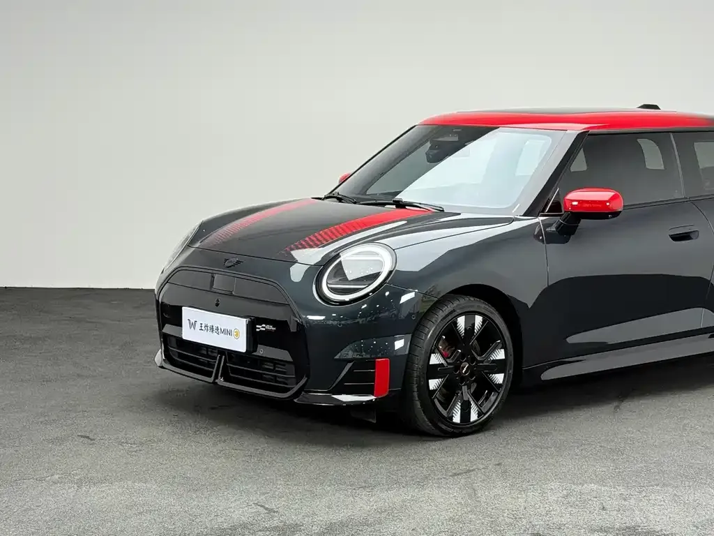 MINI JCW Electric — фото 7