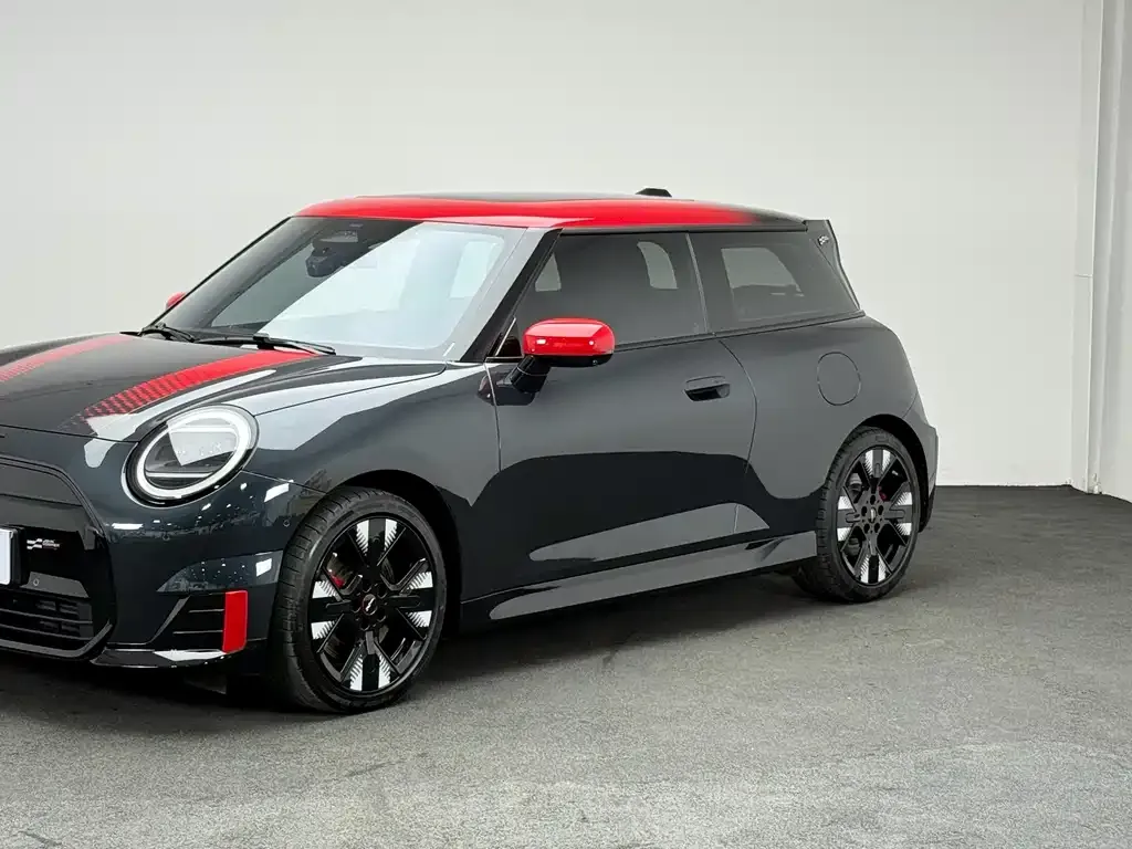 MINI JCW Electric — фото 2