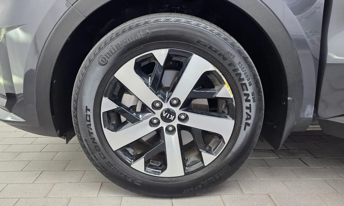 Kia Sorento — фото 8