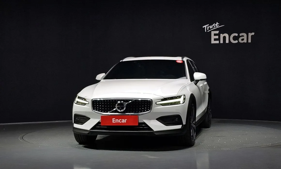 Volvo V60 2021 из KR, фото 3