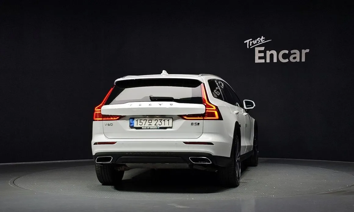 Volvo V60 2021 из KR, фото 4