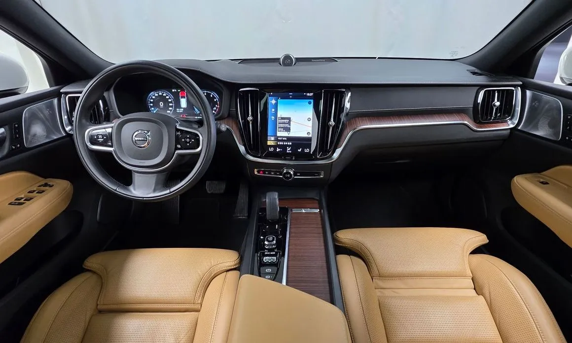 Volvo V60 2021 из KR, фото 6