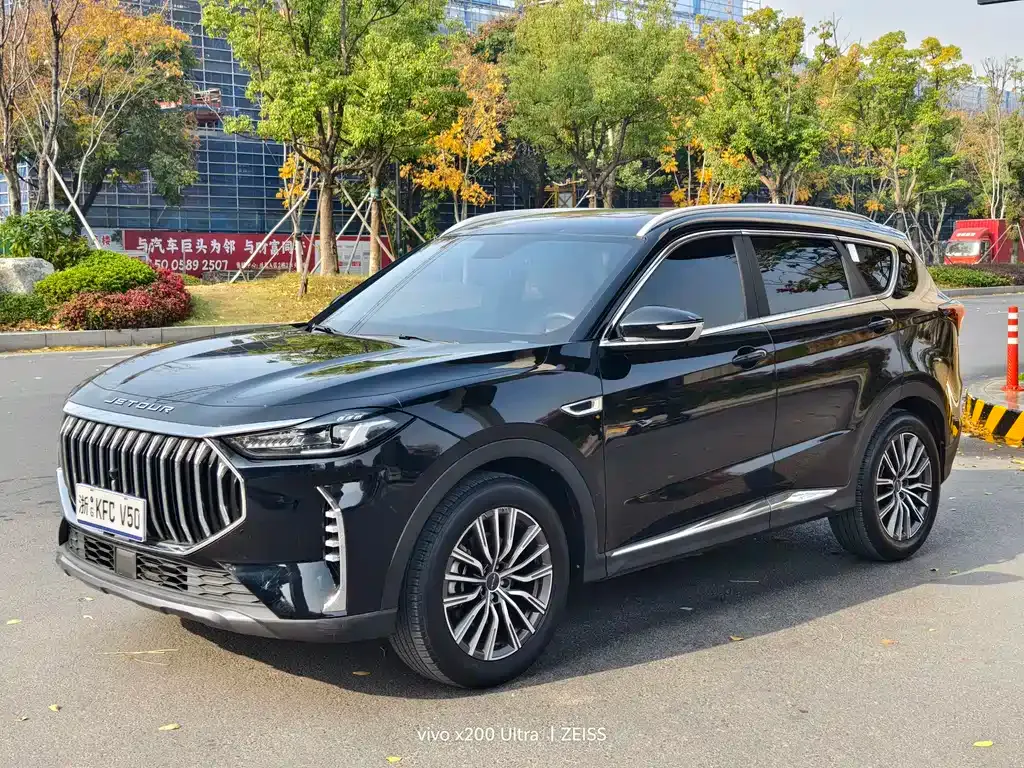 Jetour X70 PLUS — фото 1