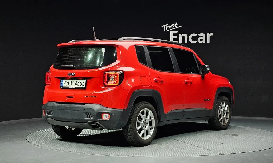 Jeep Renegade — фото 2