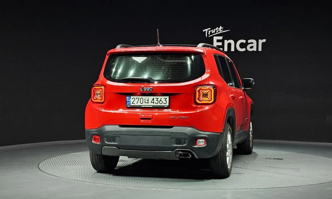 Jeep Renegade — фото 6
