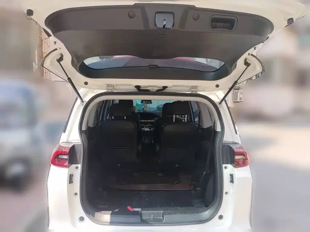 GAC Motor Trumpchi M6 — фото 6