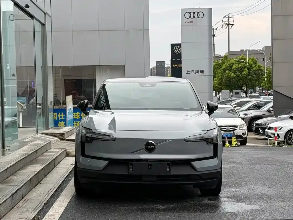Volvo EX30 — фото 7