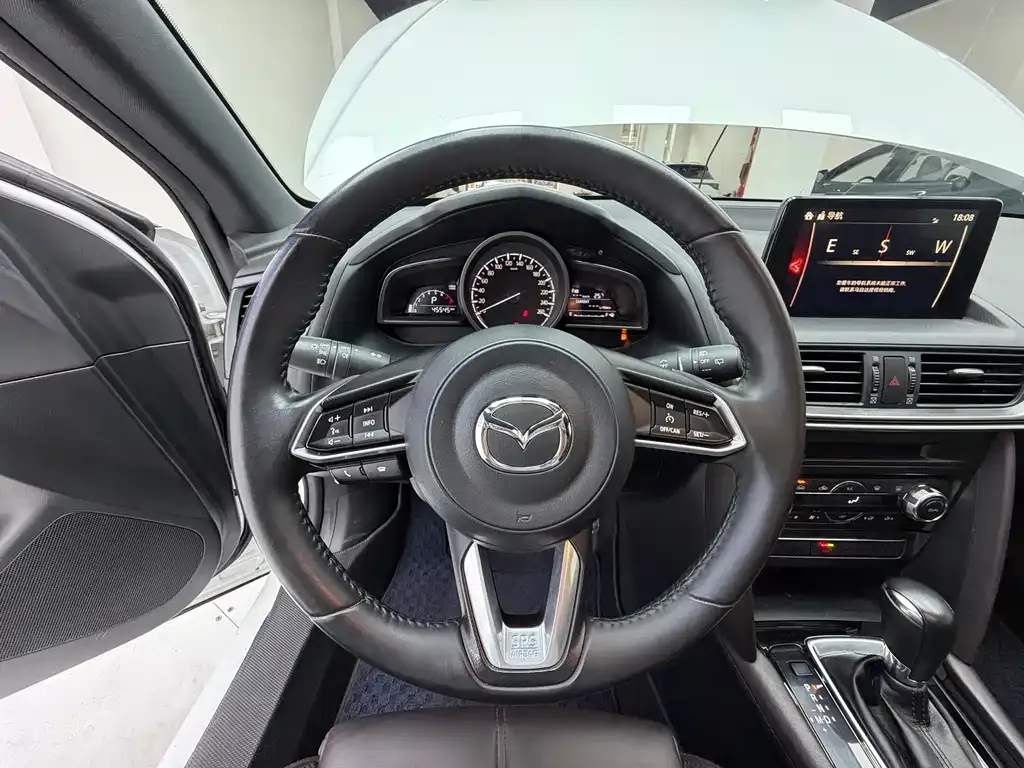 Mazda CX-4 — фото 10