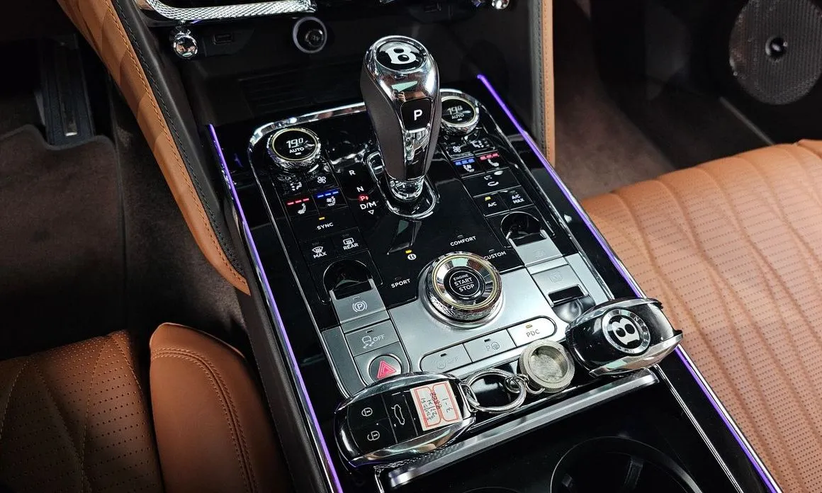Bentley Flying Spur 2021 из KR, фото 8