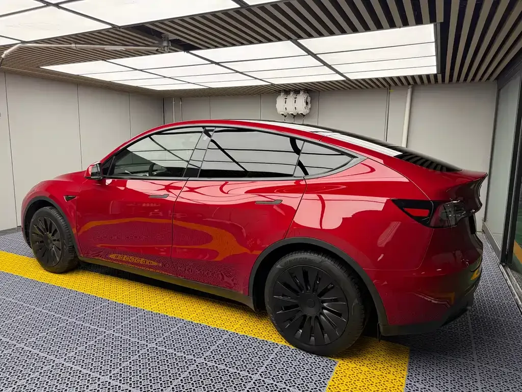 Tesla Model Y — фото 6