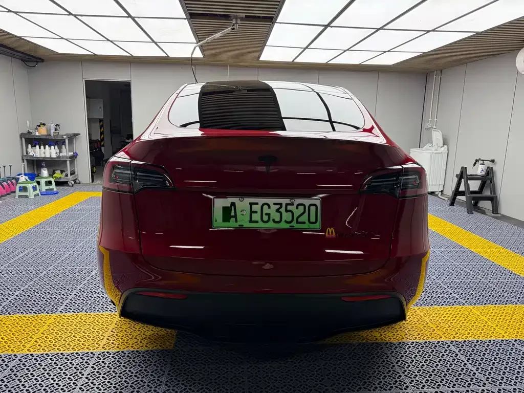 Tesla Model Y — фото 9