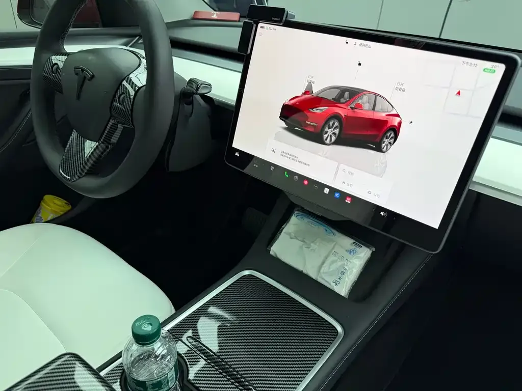 Tesla Model Y — фото 5
